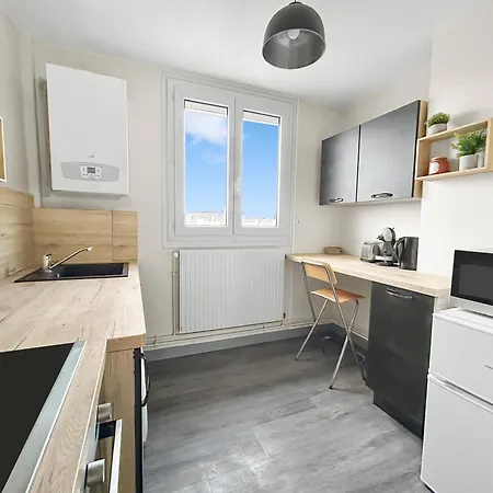 Balcon, Renove, Proche Commerces & Gare 아파트