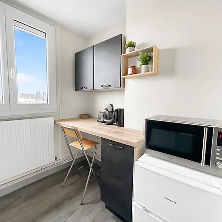 Balcon, Renove, Proche Commerces & Gare