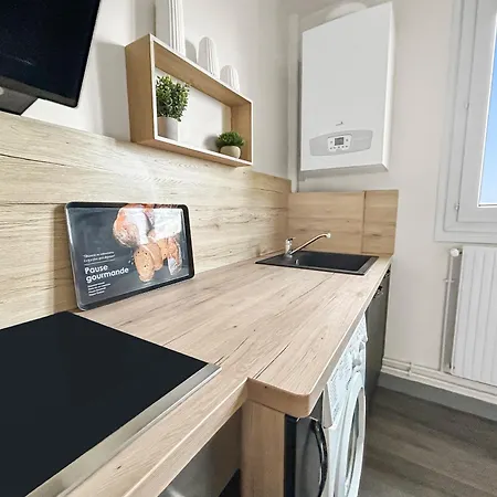 Balcon, Renove, Proche Commerces & Gare 아파트 *
